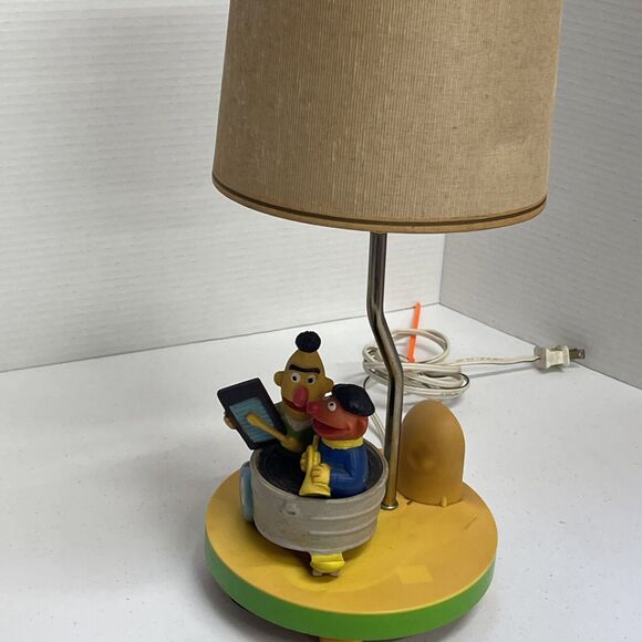 Sesame Street Bert And Ernie Lamp/Nightlight. - Picture 10 of 13
